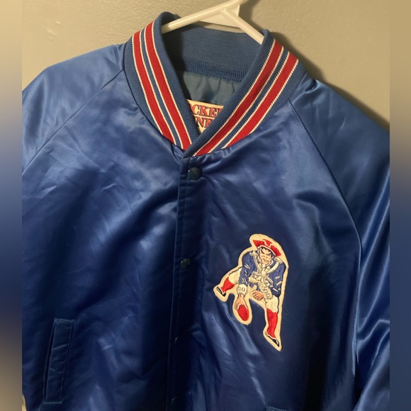 Vintage 80’s Locker Line New England Patriots Satin Bomber Jacket (L) - Picture 3 of 7